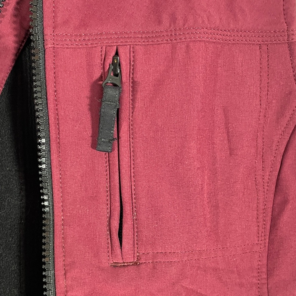Carhartt Women's Burgundy Soft Shell Vest - Picture 4 of 9
